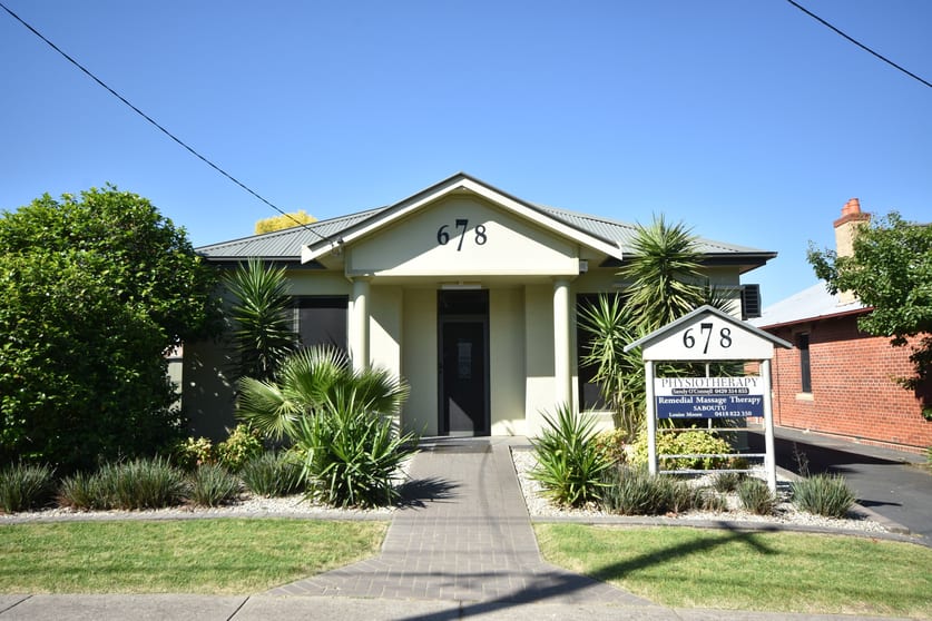 2/678 Pemberton Street Albury NSW 2640 - Image 1