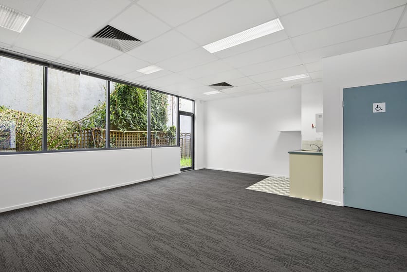 Click to view all images 4A/475 Blackburn Road Mount Waverley VIC 3149 - Image 3