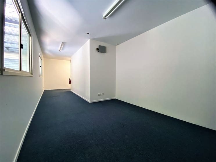Click to view all images Unit 4/7-9 De Barnett Street Coomera QLD 4209 - Image 3