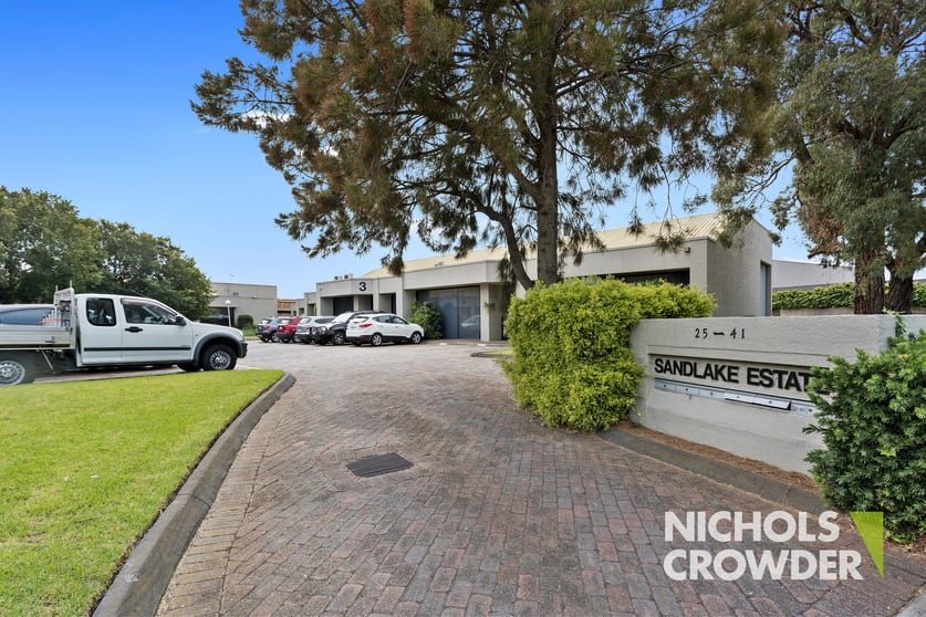 Click to view all images 9/25-41 Redwood Drive Dingley Village VIC 3172 - Image 2