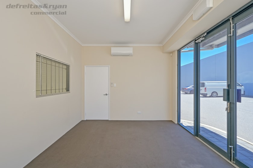 Click to view all images 2/28 Hammond Road Cockburn Central WA 6164 - Image 3
