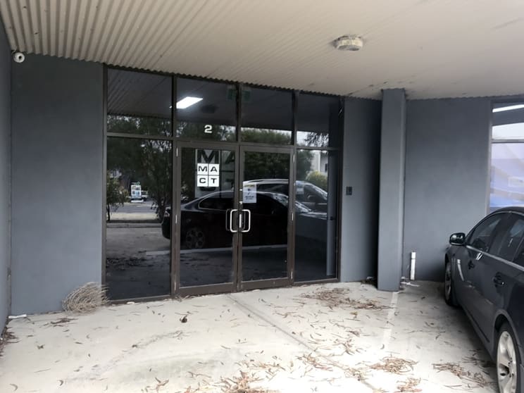 Click to view all images 2/100 Champion Road Williamstown VIC 3016 - Image 3