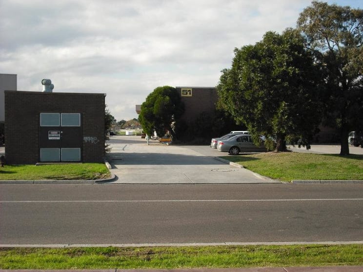 Click to view all images 51-57 Redwood Drive Dingley Village VIC 3172 - Image 3