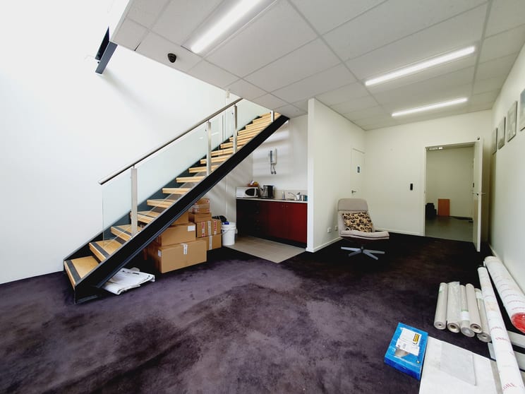 2/9 Woolboard Road Port Melbourne VIC 3207 - Image 2