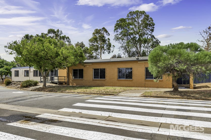 Click to view all images 14 Bishopstone Road Davoren Park SA 5113 - Image 3