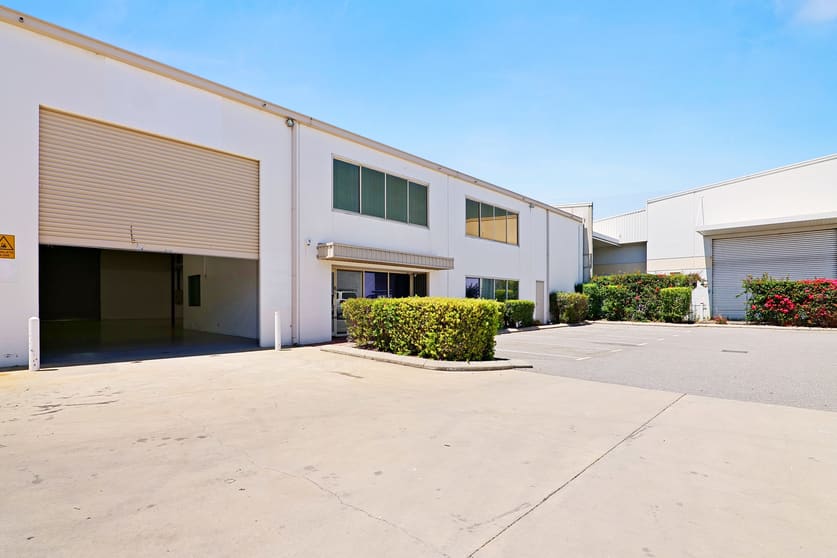 Click to view all images Unit 3, 52 Vinnicombe Drive Canning Vale WA 6155 - Image 3