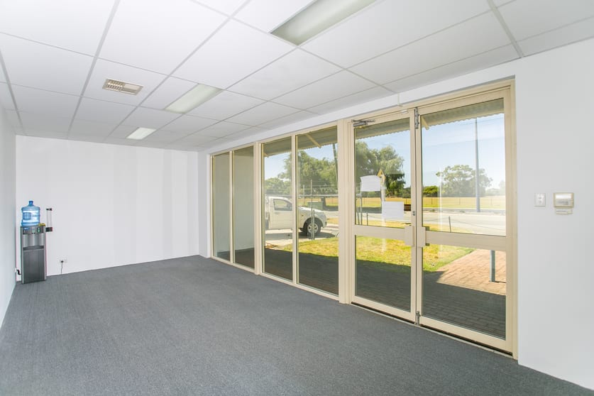 Click to view all images 21 Dixon Road Rockingham WA 6168 - Image 2