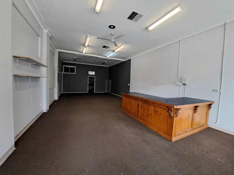 Click to view all images 2/1092 Mate Street North Albury NSW 2640 - Image 2