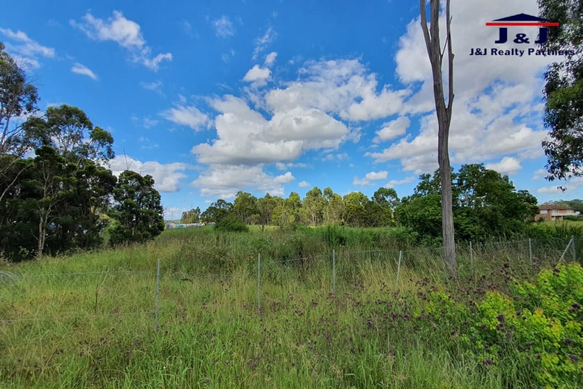 Click to view all images 261 WINDSOR ROAD Vineyard NSW 2765 - Image 2