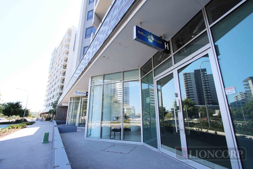 Click to view all images Hamilton QLD 4007 - Image 1