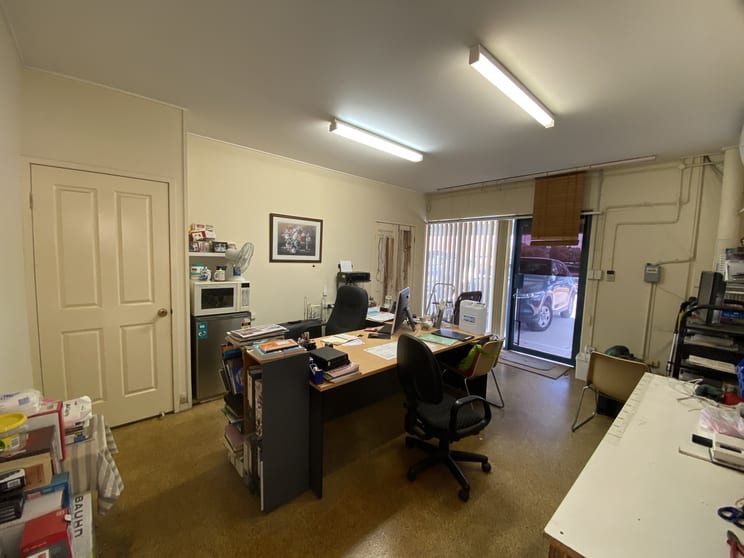 Click to view all images 2/114 Postle Street Acacia Ridge QLD 4110 - Image 3