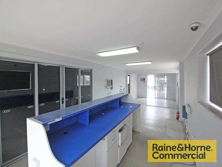 Click to view all images 348 Nudgee Road Hendra QLD 4011 - Image 3