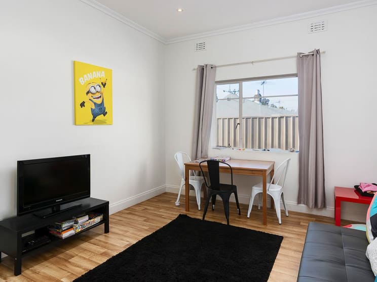 Click to view all images 62 Hutchinson Street Mount Barker SA 5251 - Image 3
