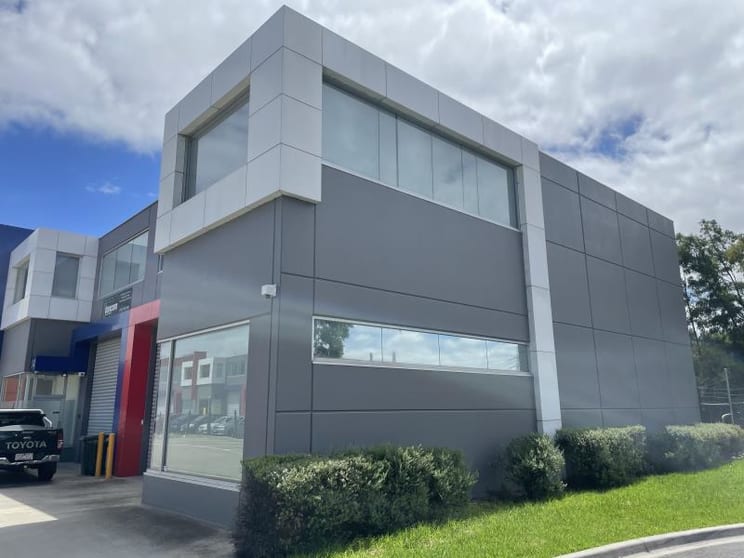 Unit 2/2/15 Thackray Rd Port Melbourne VIC 3207 - Image 1