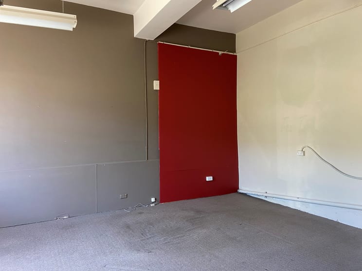 Click to view all images 2A Bellevue Avenue Rosanna VIC 3084 - Image 3