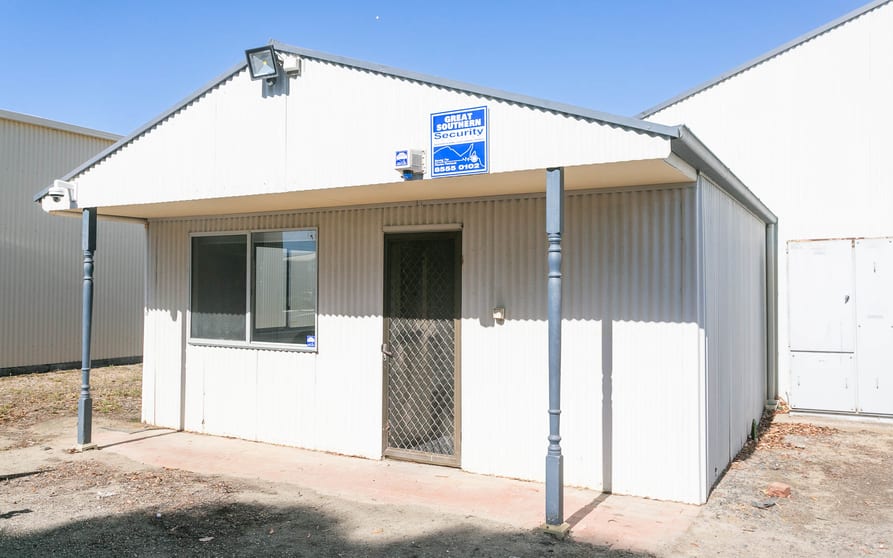 Click to view all images 45 Maude Street Encounter Bay SA 5211 - Image 2