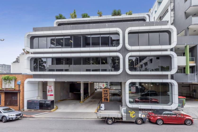 Click to view all images 9/4 Kyabra Street Newstead QLD 4006 - Image 2