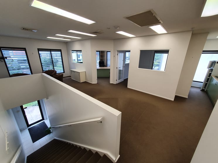 Click to view all images Burleigh Heads QLD 4220 - Image 2