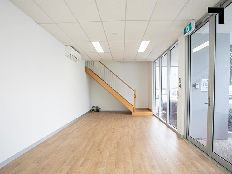 Click to view all images 10/23A Cook Road Mitcham VIC 3132 - Image 2