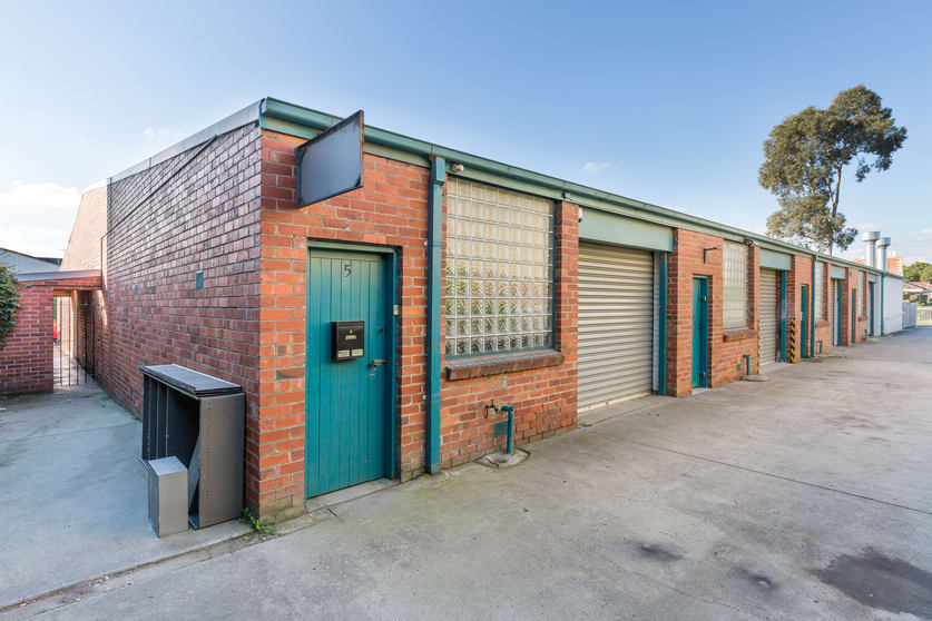 Click to view all images 5/2-4 Peace Street Springvale VIC 3171 - Image 1