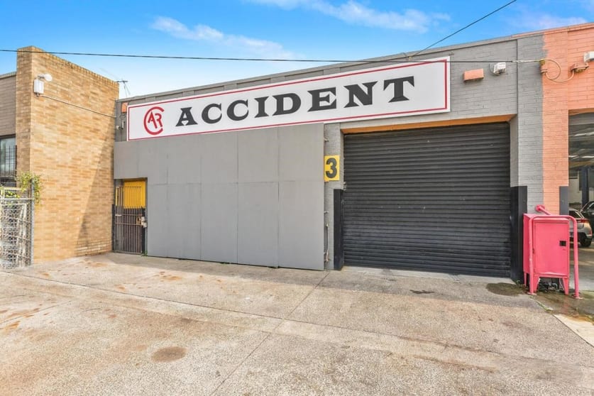 Click to view all images 3/1-3 Mullenger Road Braybrook VIC 3019 - Image 1