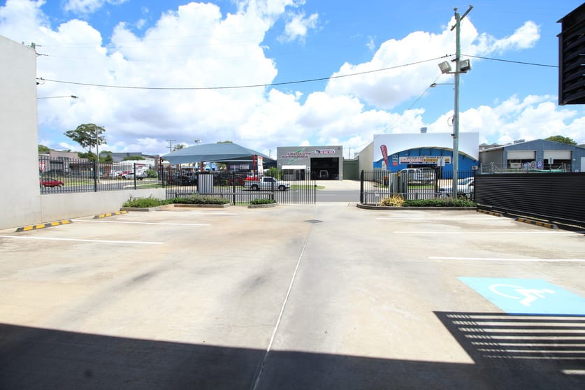 Click to view all images 62 Clifford Street Toowoomba City QLD 4350 - Image 2