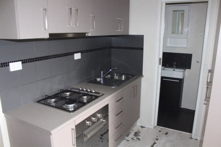 Click to view all images 476A Sydney Road Brunswick VIC 3056 - Image 3