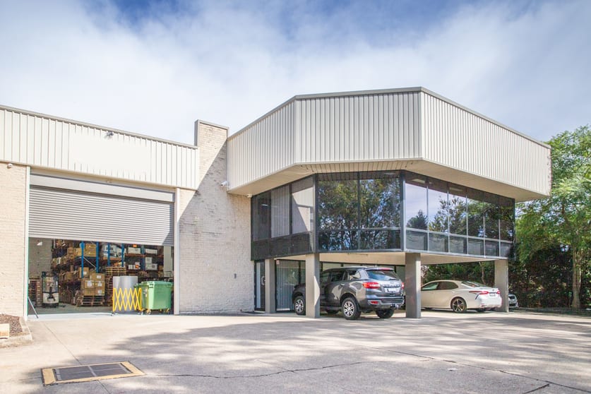 Click to view all images 2/4 Packard Ave Castle Hill NSW 2154 - Image 2