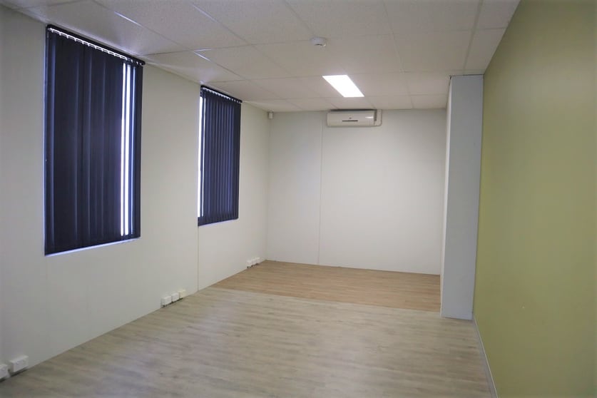 Click to view all images 203A Star Street Welshpool WA 6106 - Image 2
