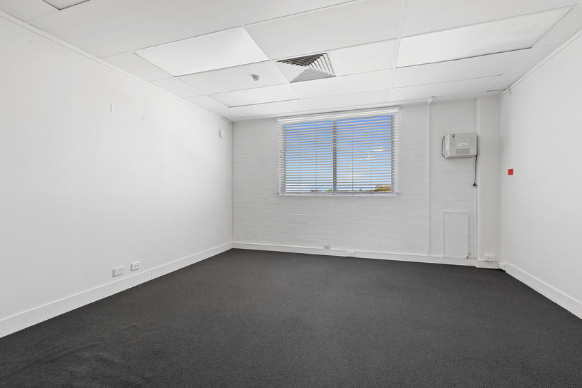305/182 Bay Terrace Wynnum QLD 4178 - Image 1