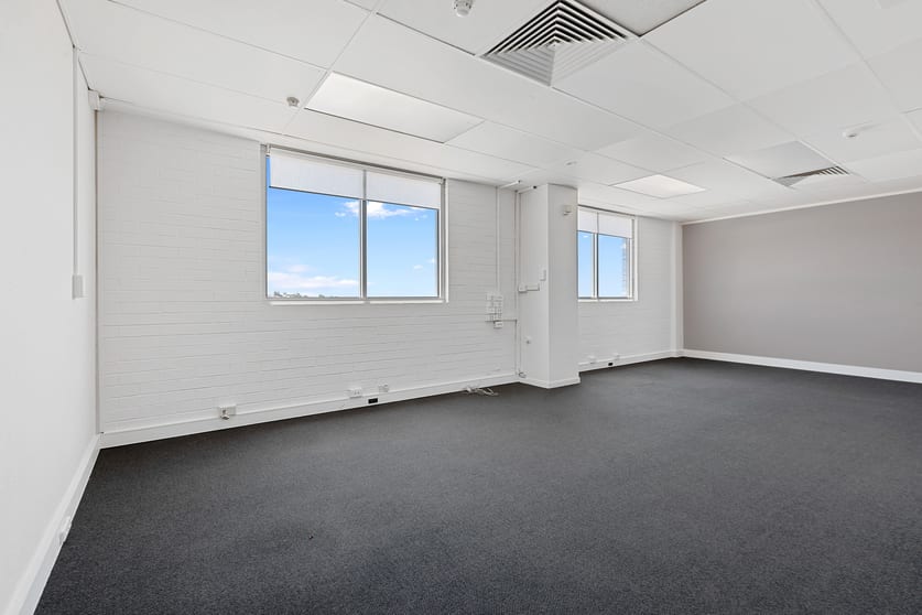 306/182 Bay Terrace Wynnum QLD 4178 - Image 1
