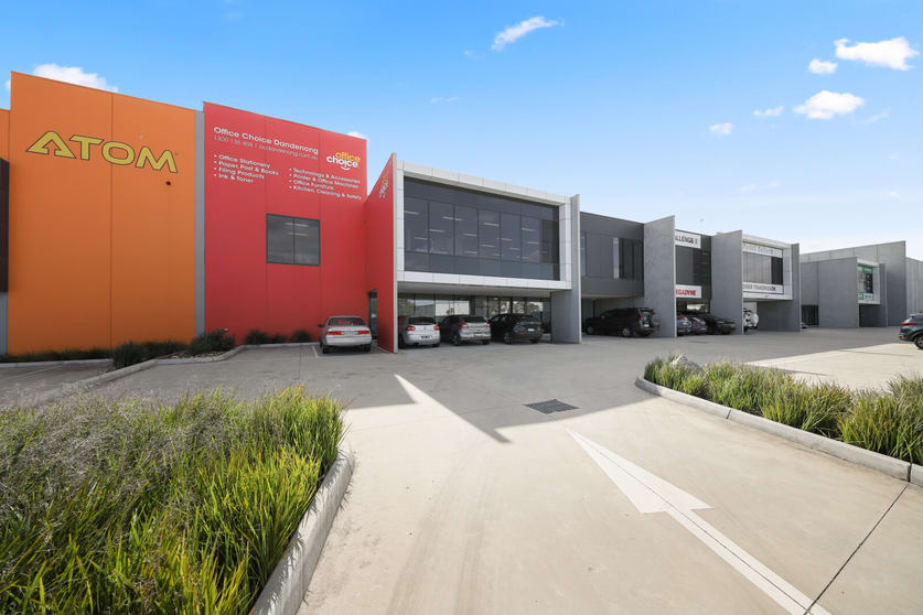 Click to view all images 209 Greens Road Dandenong South VIC 3175 - Image 3