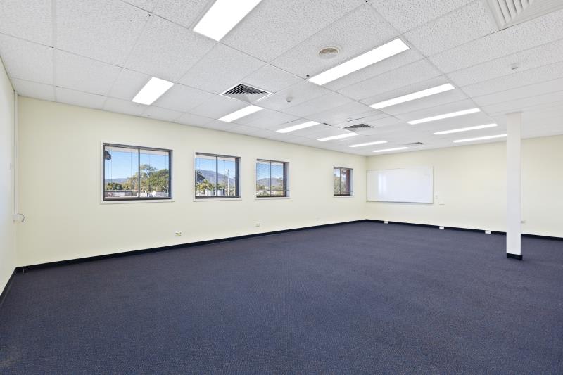 Click to view all images Level 1 Unit 1/197 Richardson Road Kawana QLD 4701 - Image 3