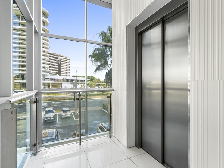 Click to view all images 2681 Gold Coast Highway Broadbeach QLD 4218 - Image 2