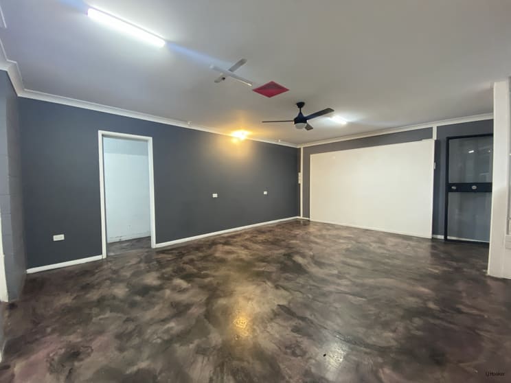 Click to view all images 2/14 Griffith Street Coolangatta QLD 4225 - Image 2