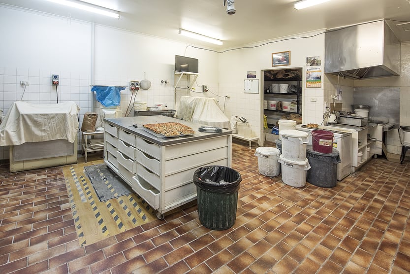 Click to view all images 8 & 9/70 Kingsway Drive Lalor VIC 3075 - Image 3
