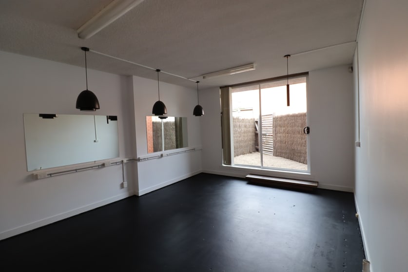 Click to view all images 6/11 Railway Grove Mornington VIC 3931 - Image 3