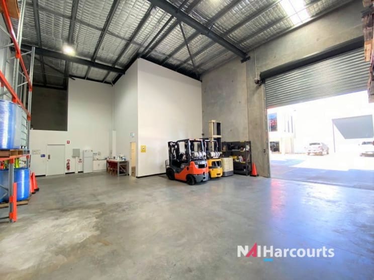 Click to view all images 1/75 Flinders Parade North Lakes QLD 4509 - Image 2