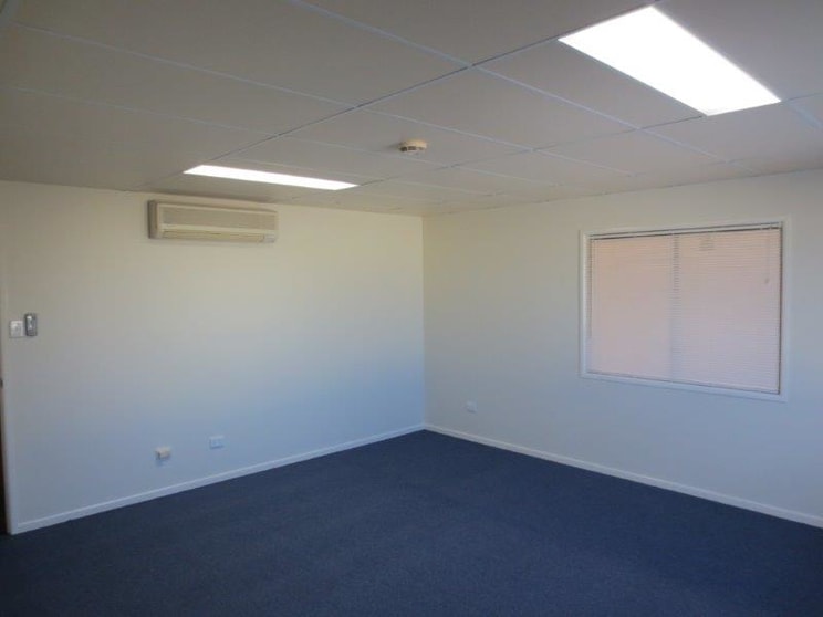 2/13-15 Steel Street Capalaba QLD 4157 - Image 2