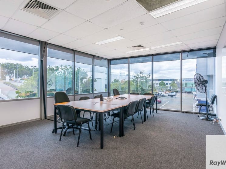 22/8 Metroplex Avenue Murarrie QLD 4172 - Image 2