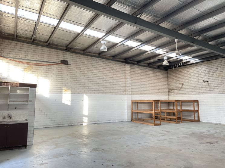 Click to view all images 2/11 Apsley Place Seaford VIC 3198 - Image 3