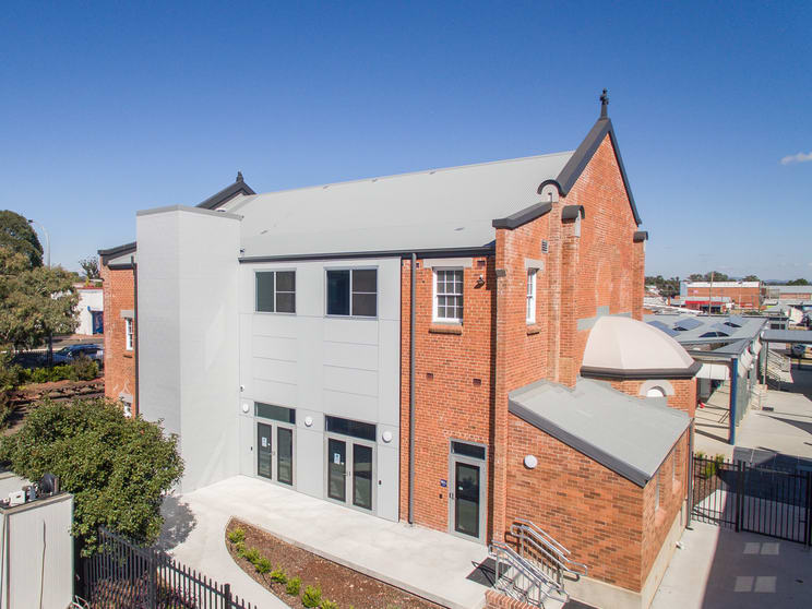Click to view all images Level 1, 85 Bridge Street Tamworth NSW 2340 - Image 2