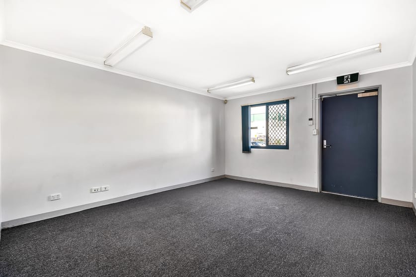 Click to view all images 26 Sunbeam Road Glynde SA 5070 - Image 2