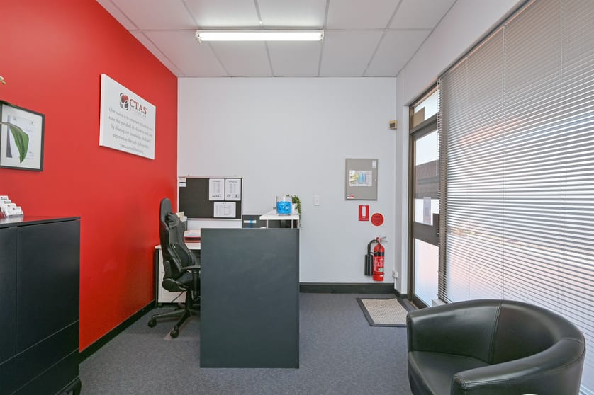Click to view all images 4 & 5/1 - 13 Hamilton Street Cannington WA 6107 - Image 3
