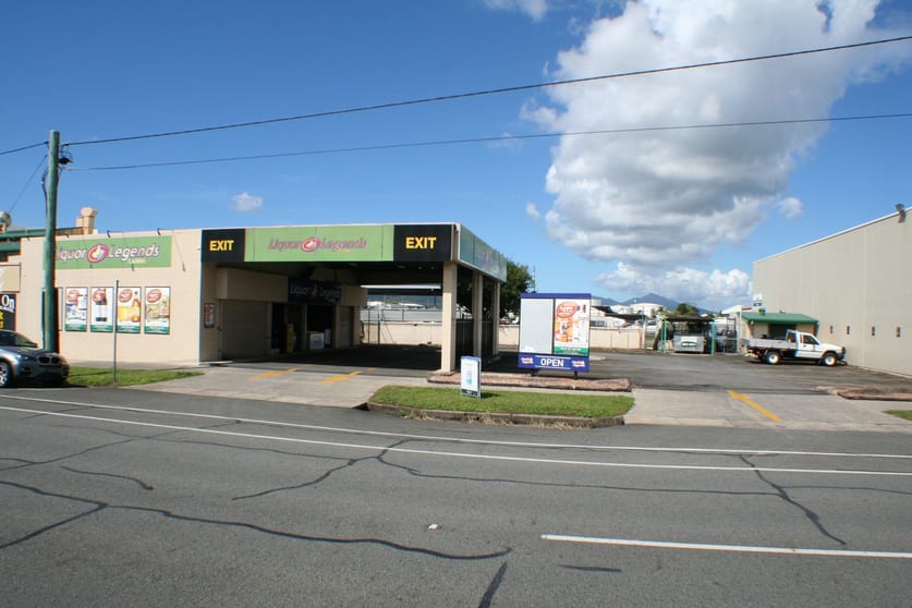 Click to view all images 147 Bunda Street Portsmith QLD 4870 - Image 3