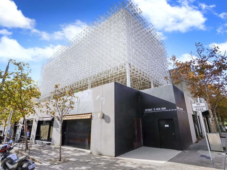 Click to view all images 6 Acland Street St Kilda VIC 3182 - Image 2