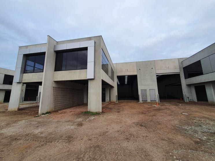 Click to view all images 16 Atlantic Drive Keysborough VIC 3173 - Image 1