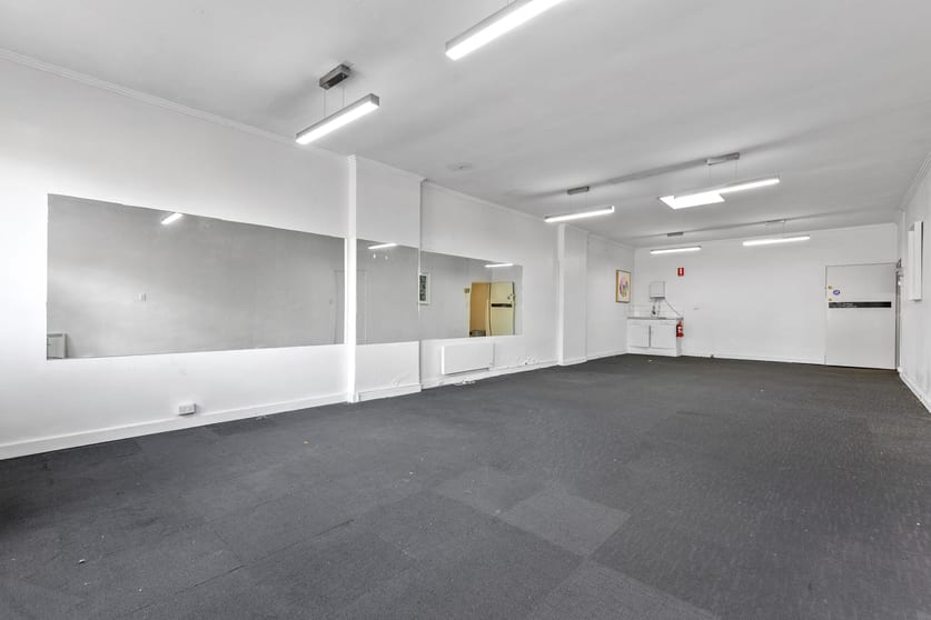 Click to view all images 2/22B Burwood Highway Burwood VIC 3125 - Image 3