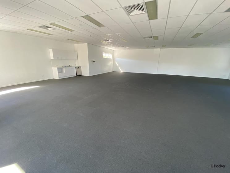 Click to view all images 4/40 Palm Beach Avenue Palm Beach QLD 4221 - Image 3