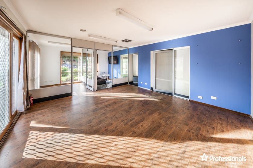 Click to view all images 2/5 Smith Street Melton VIC 3337 - Image 2